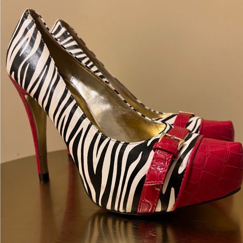 Pierre Dumas Zebra Print Red Pointed Toe  Stiletto Heel Sz 8.5 M SH-11